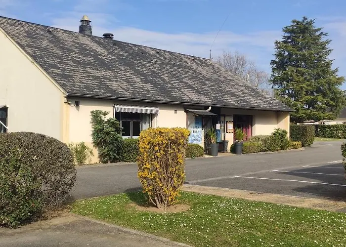 Kyriad Tarbes 2* Odos