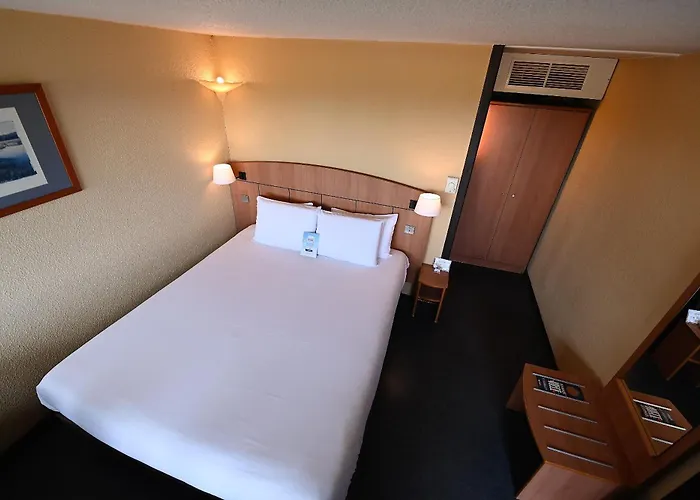 Kyriad Tarbes Hotel 2*