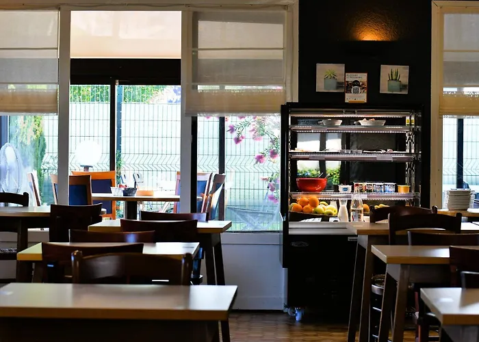 Kyriad Tarbes Hotel Odos