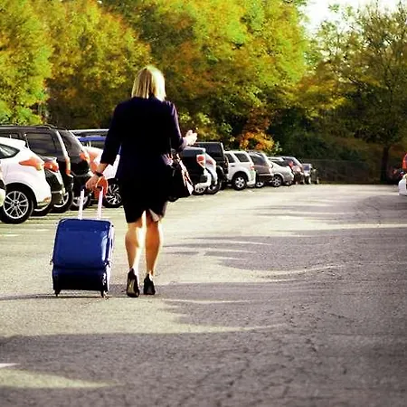 Отель Kyriad Tarbes Odos