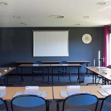Hotel Kyriad Tarbes 2*