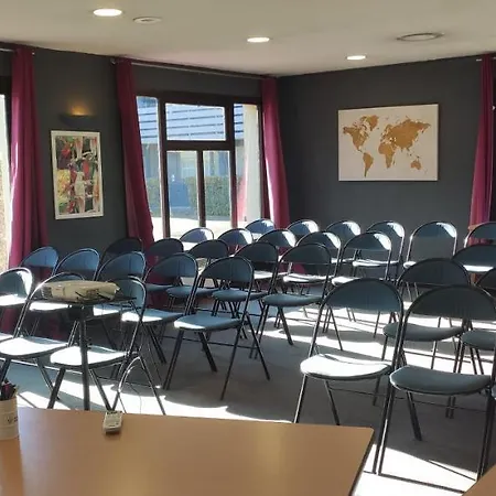 Kyriad Tarbes Otel