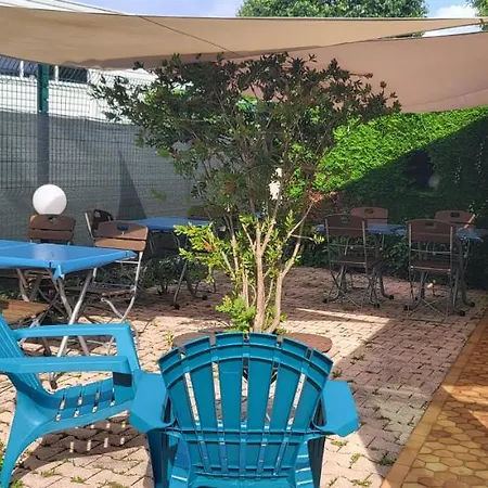 Kyriad Tarbes 2* Odos