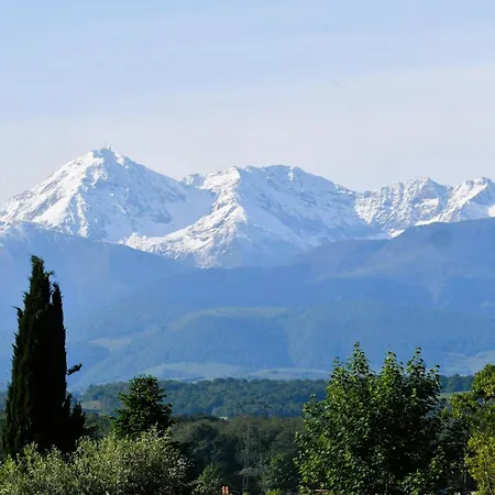 Kyriad Tarbes Отель