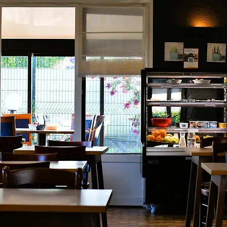 Kyriad Tarbes Otel Odos