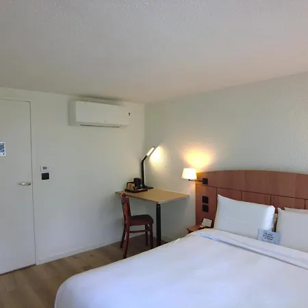 Kyriad Tarbes 2*