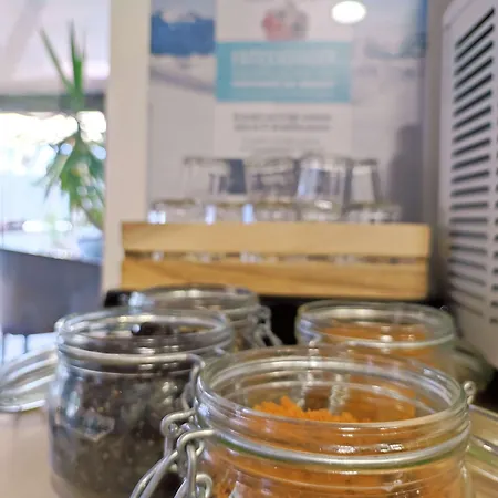 Отель Kyriad Tarbes