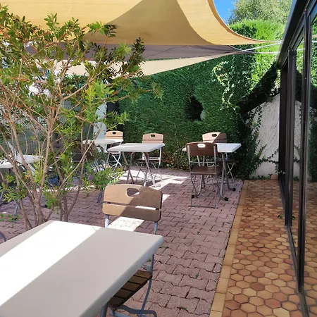 Отель Kyriad Tarbes