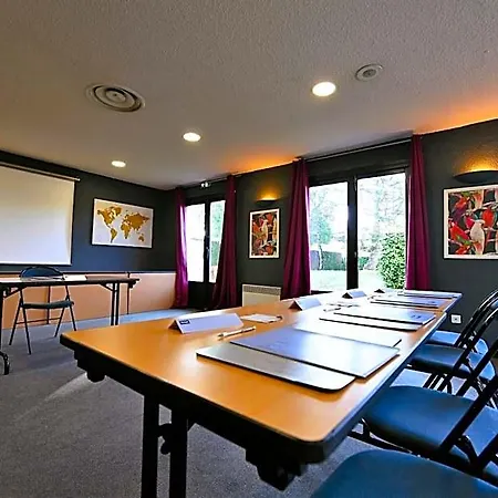 Hotell Kyriad Tarbes
