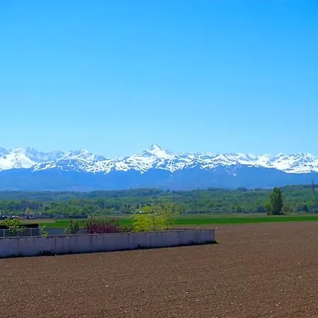 Kyriad Tarbes 2* Odos