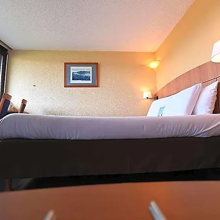 Hotell Kyriad Tarbes 2*