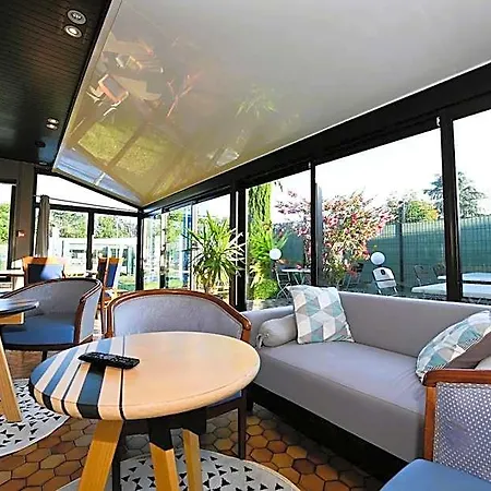 Hotell Kyriad Tarbes Odos