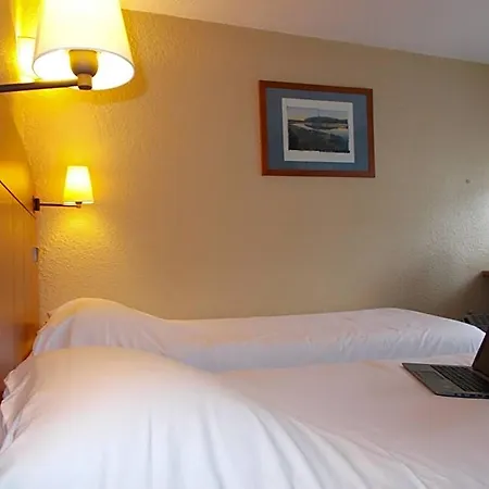 Kyriad Tarbes Hotell 2*