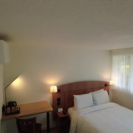 Hotel Kyriad Tarbes 2*